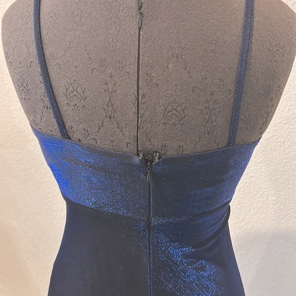 Betsy & Adam by Jaslene evening dress - Picture 4 of 7